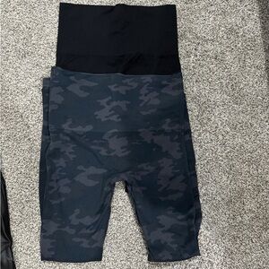 SPANX Camo Leggings  & Black leggings